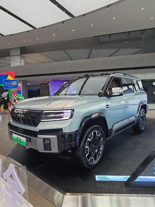 成都127比亚迪方程豹硬派越野的爆款，英菲尼迪35周年与你共成长